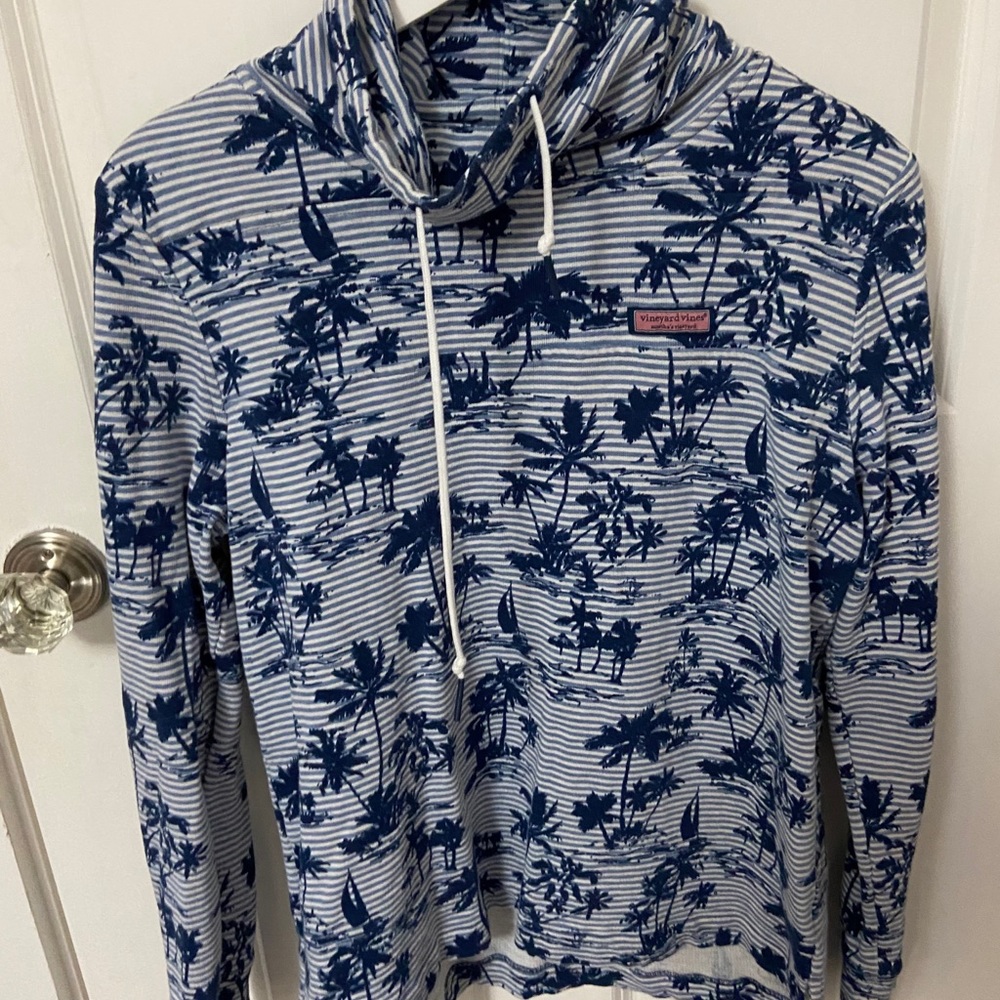Vineyard vins pullover